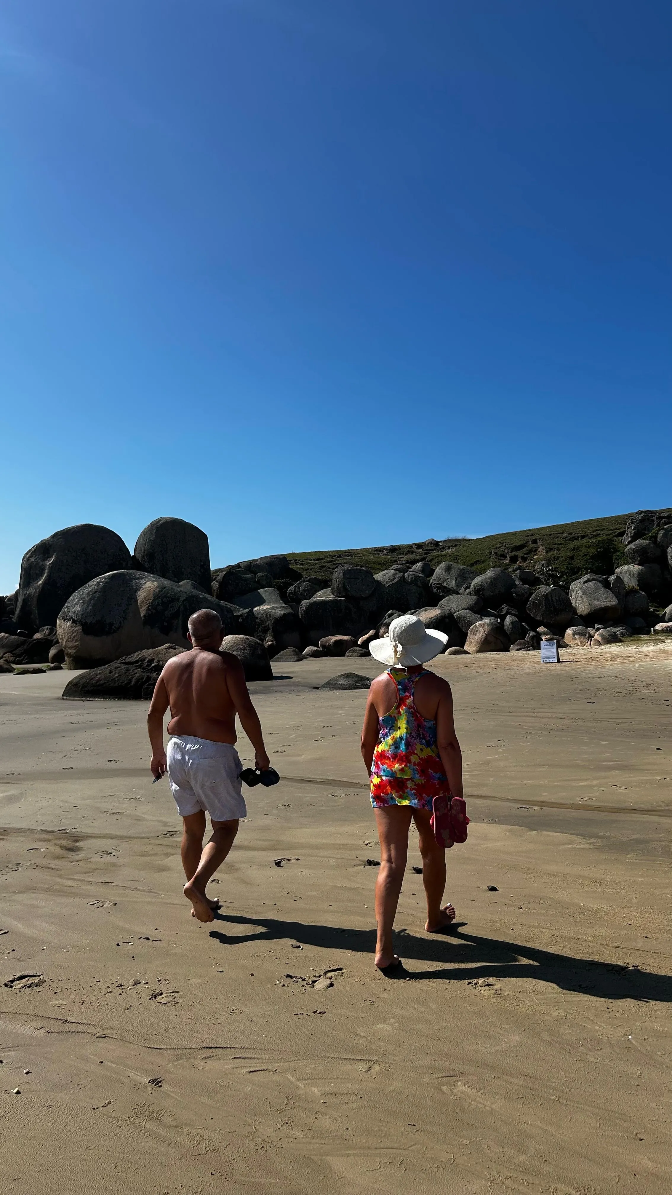 Vista da praia no Balneário Camacho